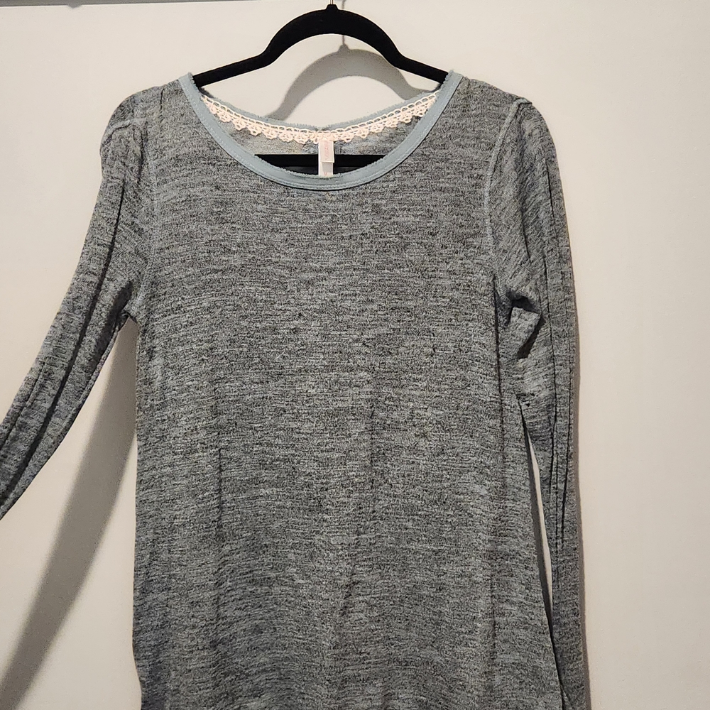 Xhilaration Gray Long Sleeve Blouse